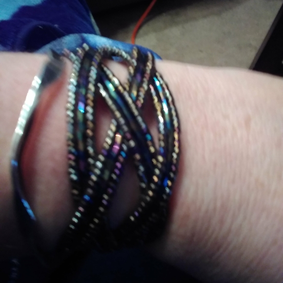 Cuff bracelet - Picture 2 of 3